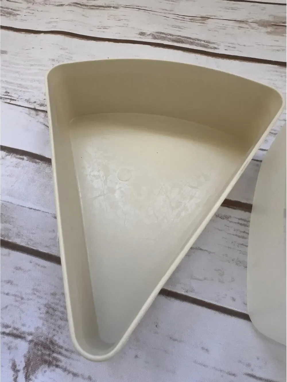 Vintage Tupperware Plastic Food Storage Containers with Lids -‎ Set of 2